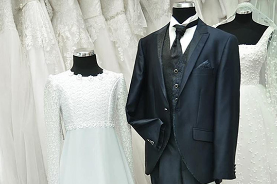 Ženích pobozkal nevestu